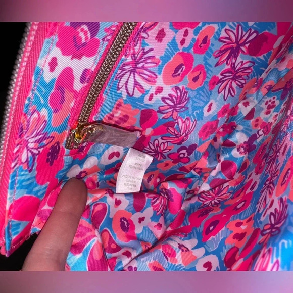 Lilly Pulitzer Giavanna Pink
Neoprene Crossbody Bag - Picture 12 of 14